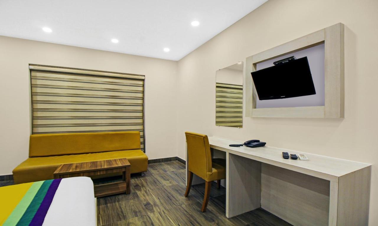 Itsy Hotels Transit Express コルカタ エクステリア 写真